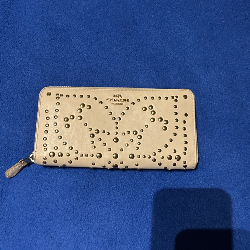 Too many wallets